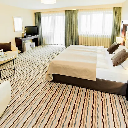 أم هوبفينسي فندق 4*