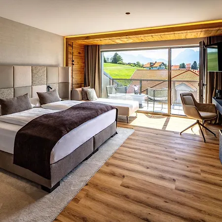 Отель Am Hopfensee 4*