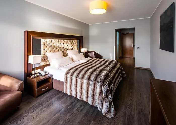 Готель Am Hopfensee 4*