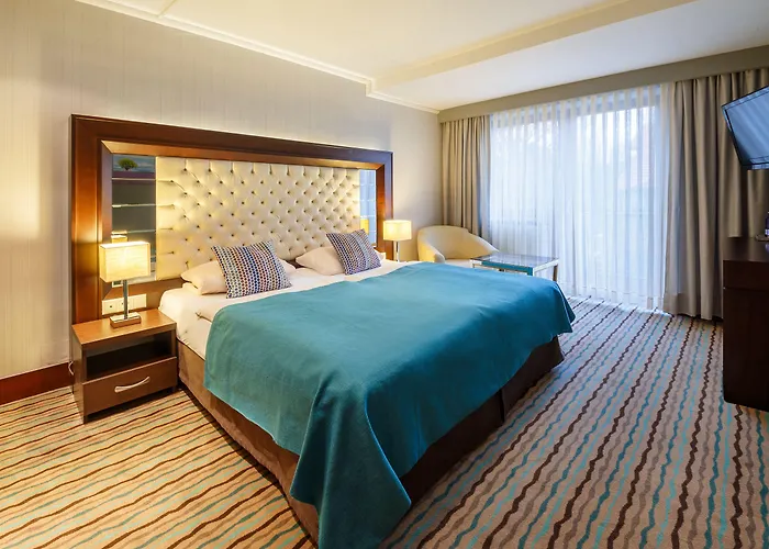 Готель Am Hopfensee 4*