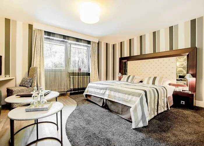 Готель Am Hopfensee 4*